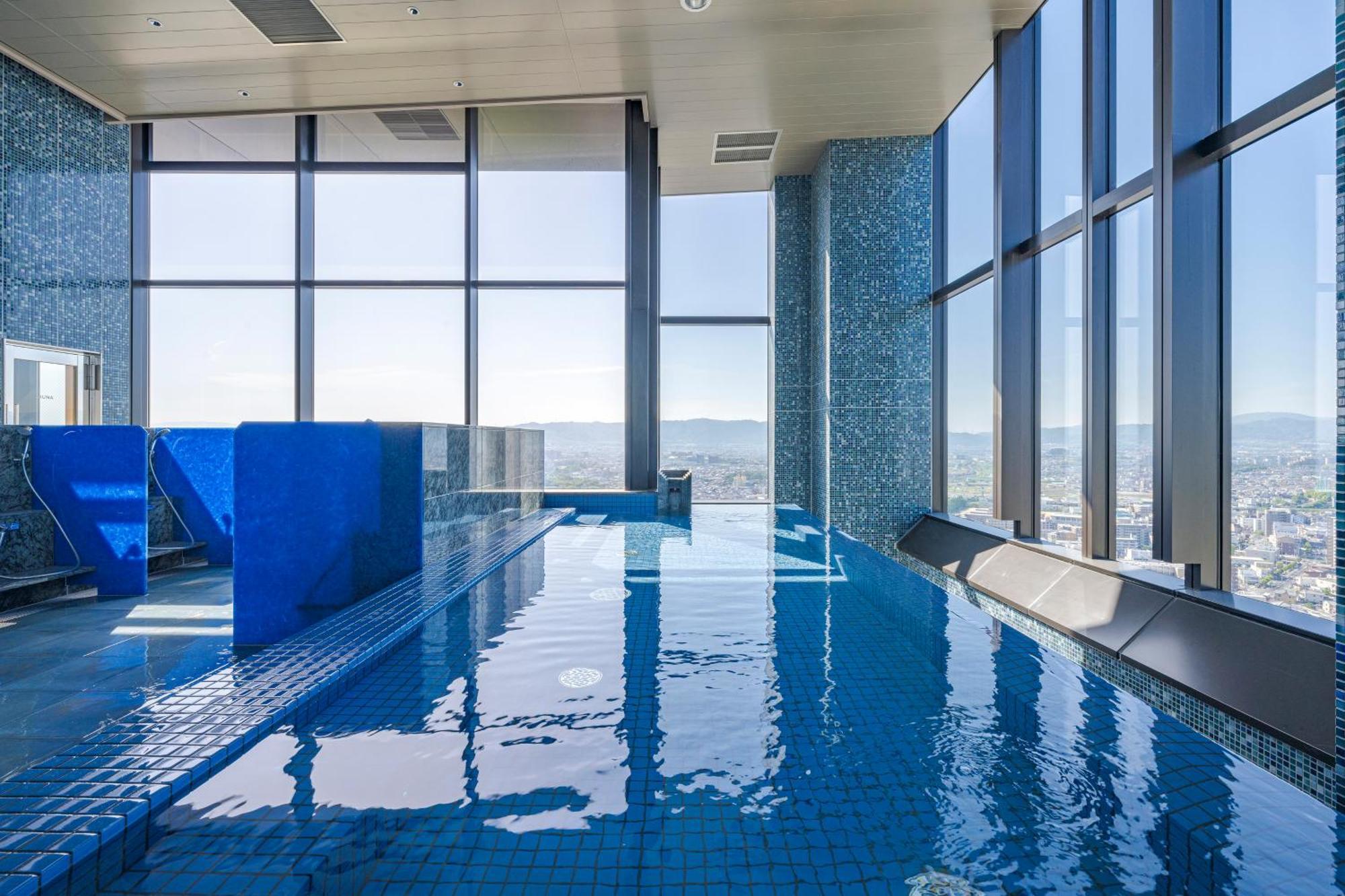Candeo Osaka โรงแรม 4*